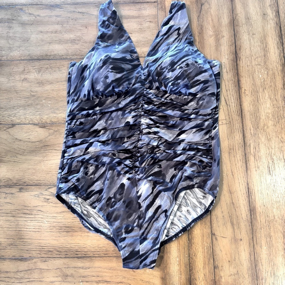 Miraclesuit Animal Print One Piece Swimsuit, size 16W, Lake Pool Cruise Beach